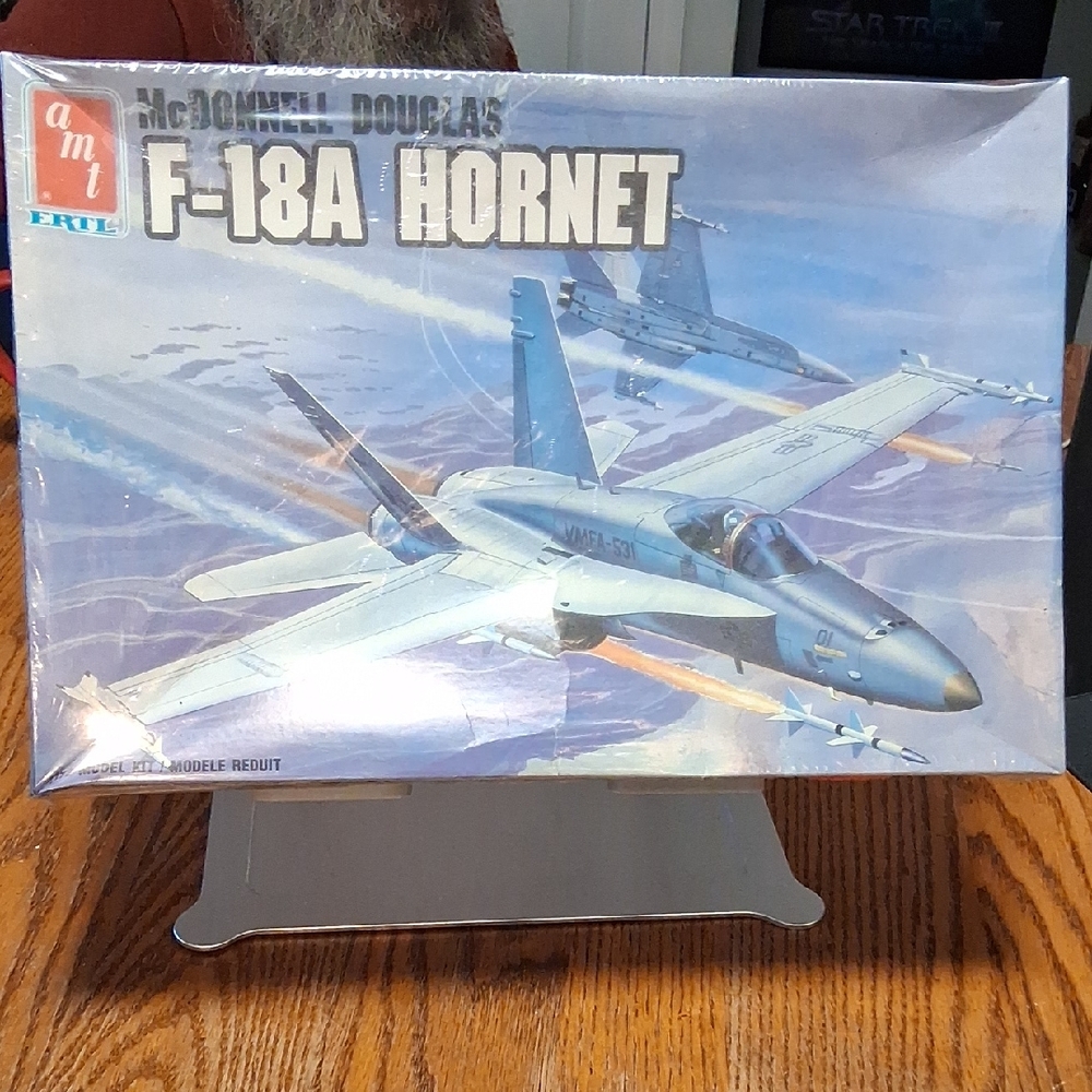 Vintage 1988 F-18A Hornet Model Kit